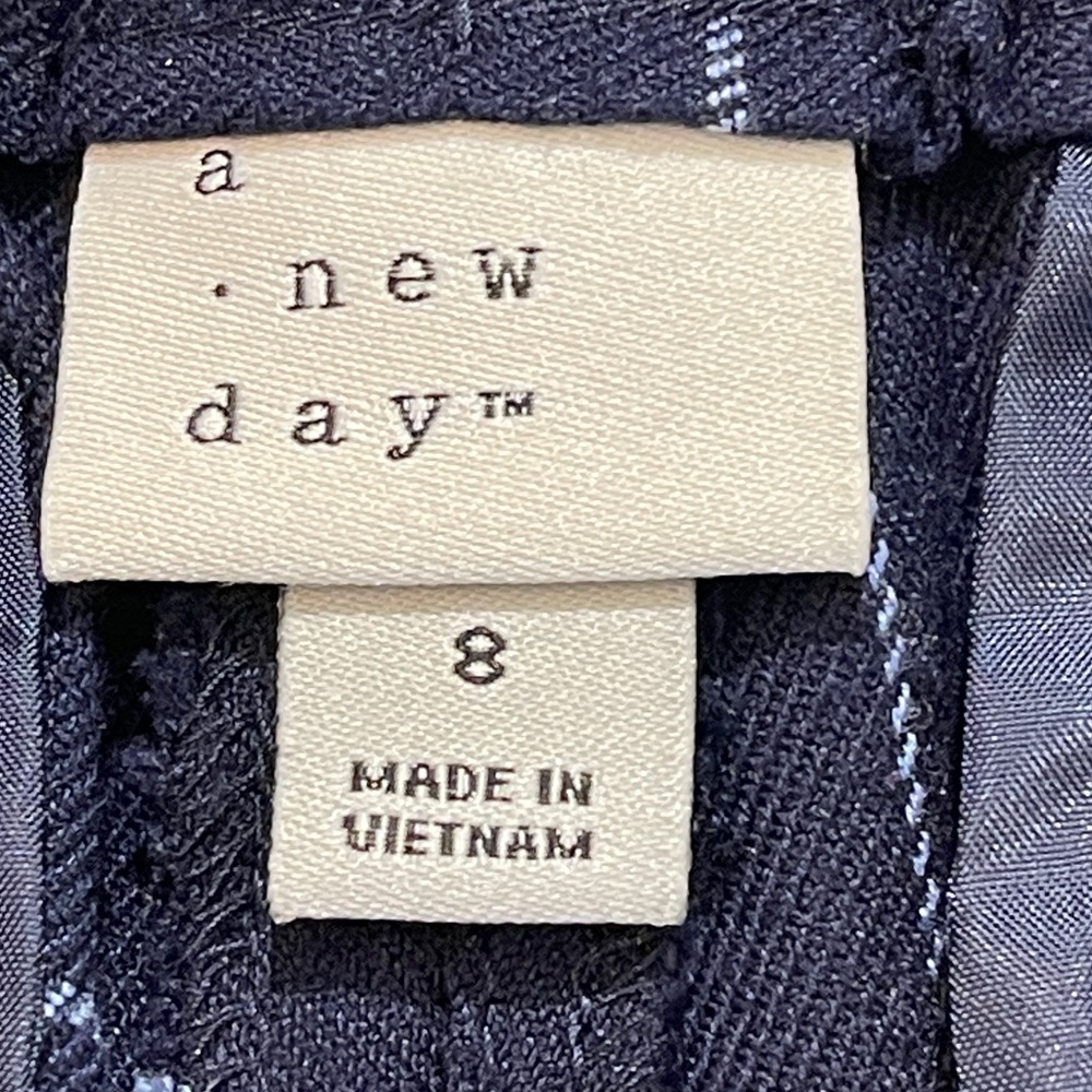 A NEW DAY WOMENS SIZE 8 Navy Checkered PANTS ZIPPER FRONT ELASTIC WAISTBAND - Picture 6 of 10